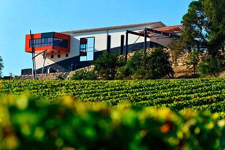 chateau-lacroizille-bordeaux-wine-lodge